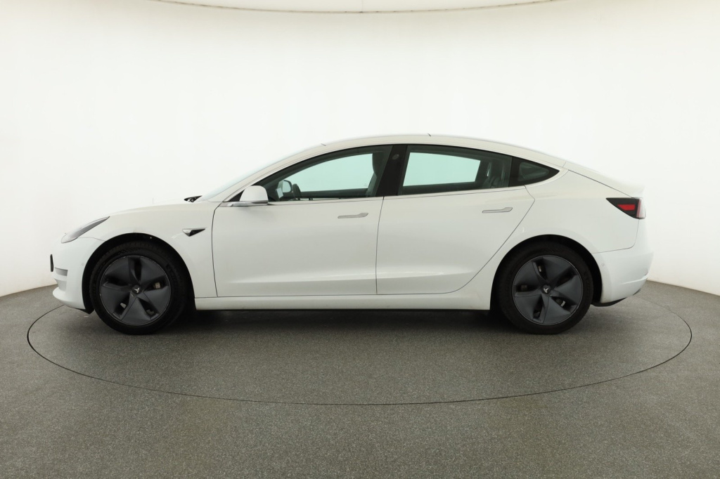 Tesla Model 3 2019 4