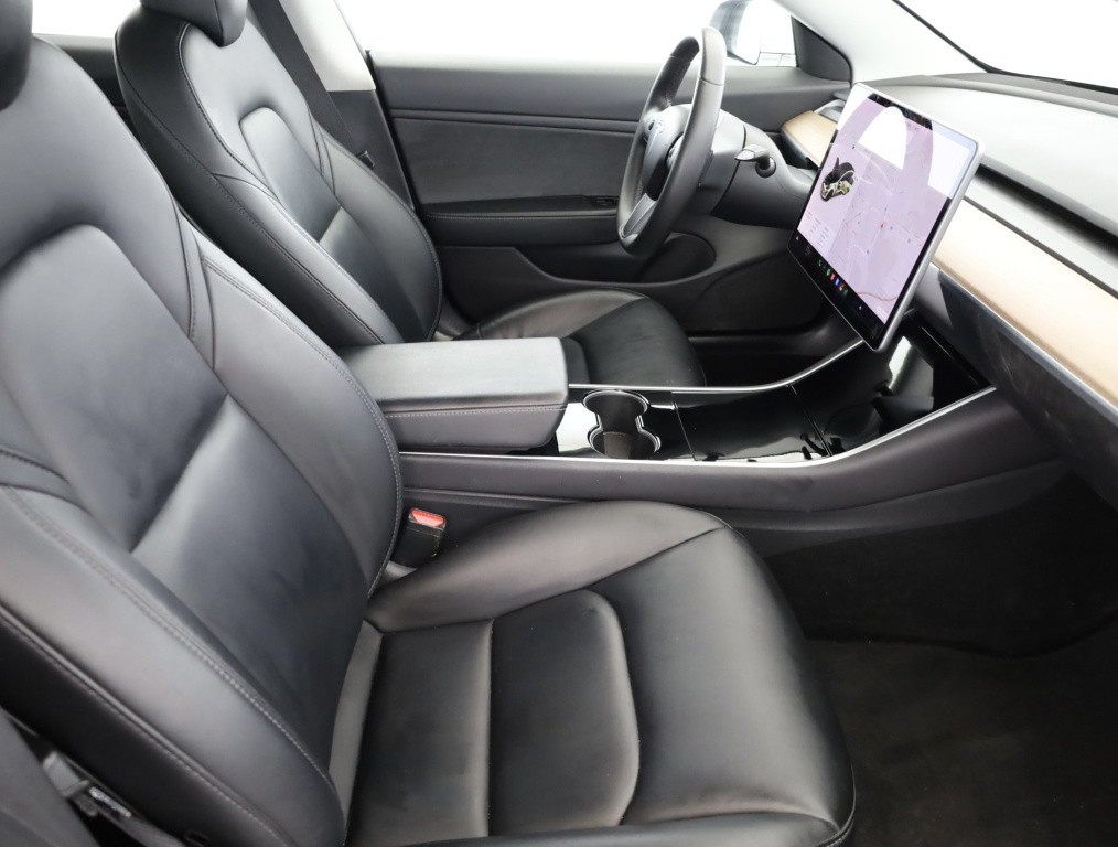 Tesla Model 3 2019 10