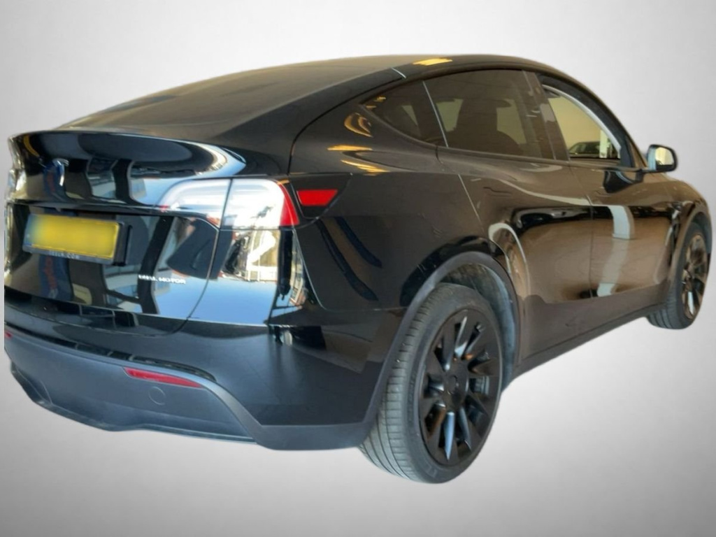 Tesla Model Y 4x4 2023 2