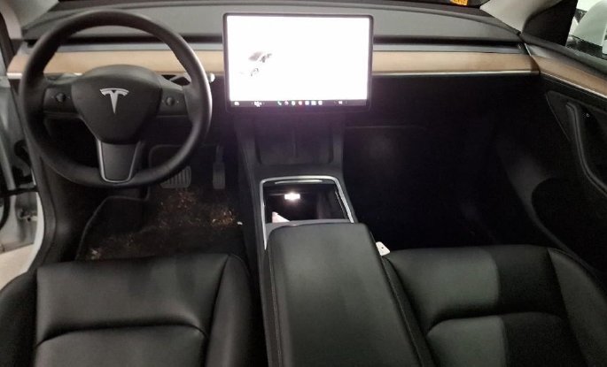 Tesla Model Y 4x4 2021 3