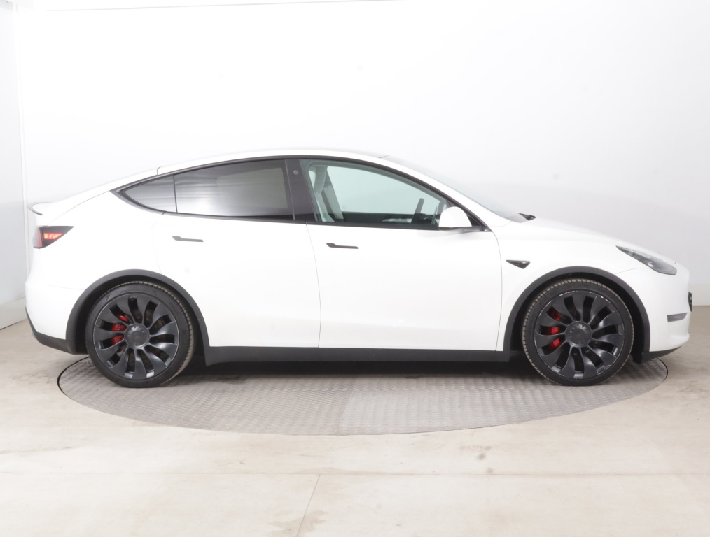 Tesla Model Y 4x4 2023 8