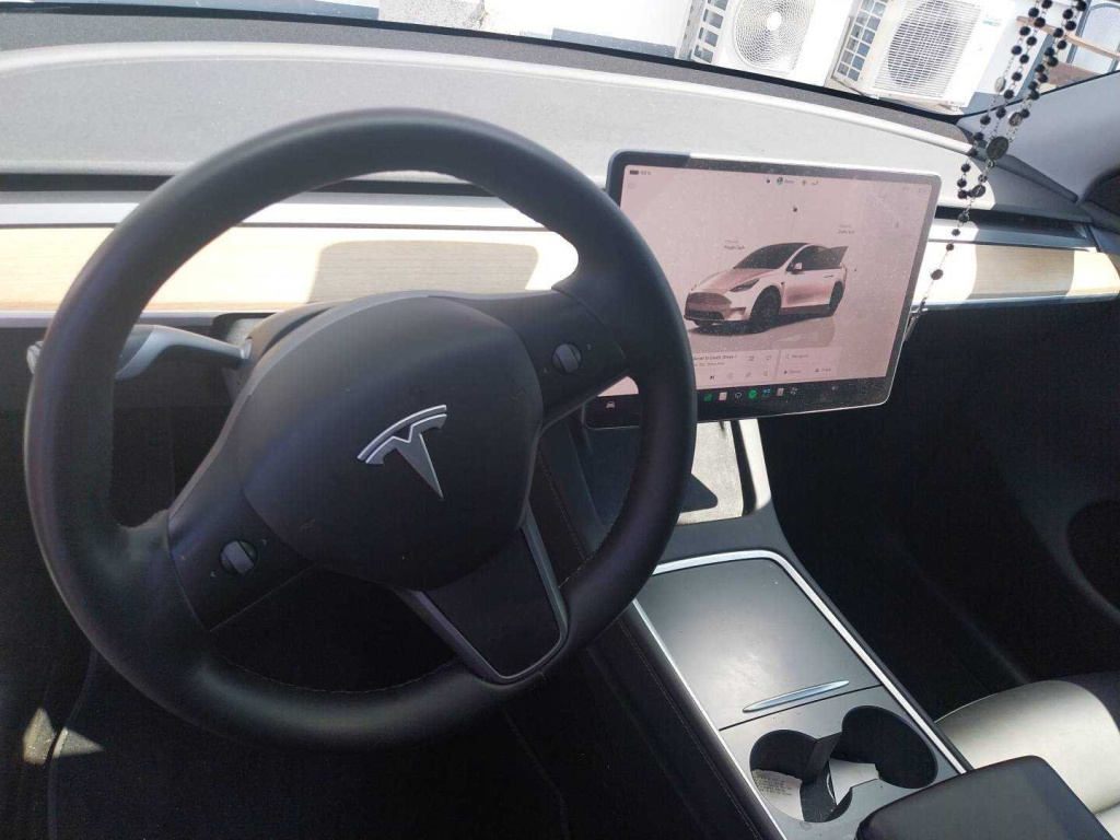 Tesla Model Y 4x4 2022 3