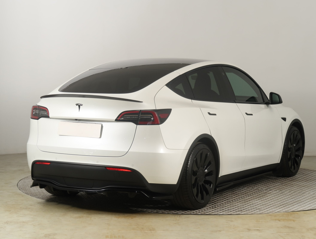 Tesla Model Y 4x4 2022 7