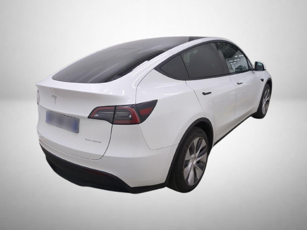 Tesla Model Y 4x4 2023 2