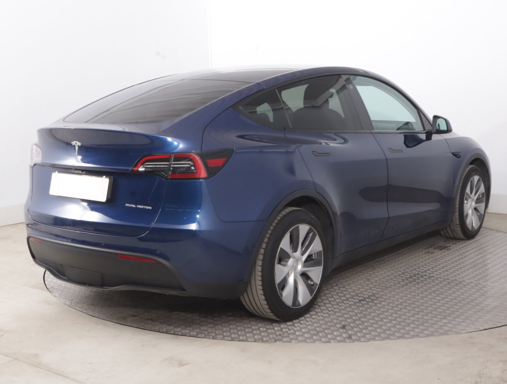 Tesla Model Y 4x4 2022 7