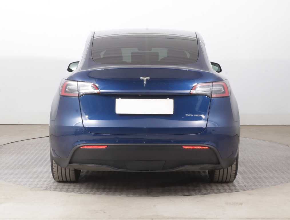Tesla Model Y 4x4 2022 6