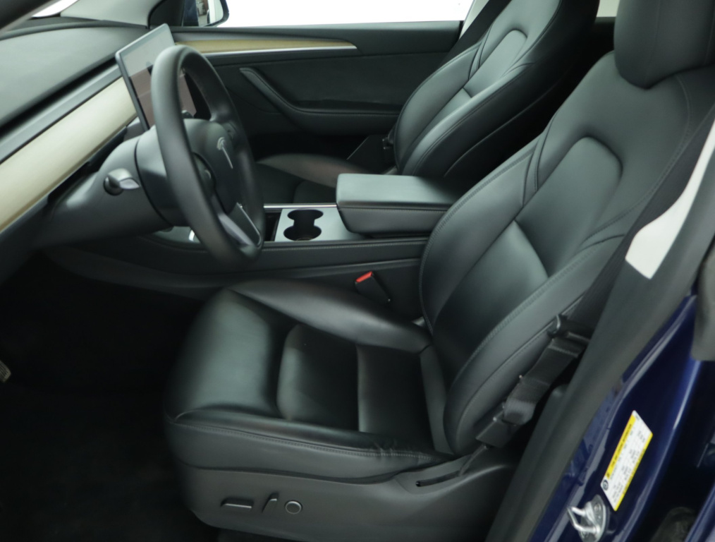 Tesla Model Y 4x4 2022 13