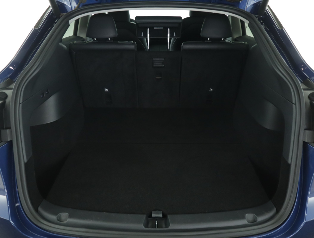 Tesla Model Y 4x4 2022 17