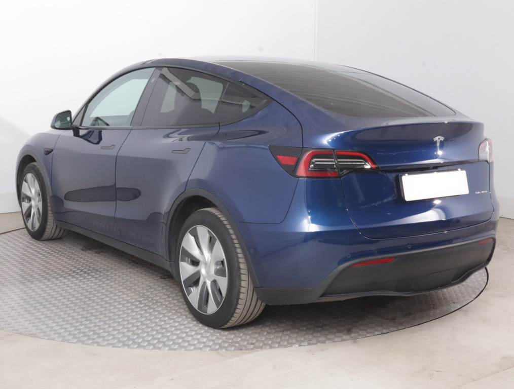 Tesla Model Y 4x4 2022 5