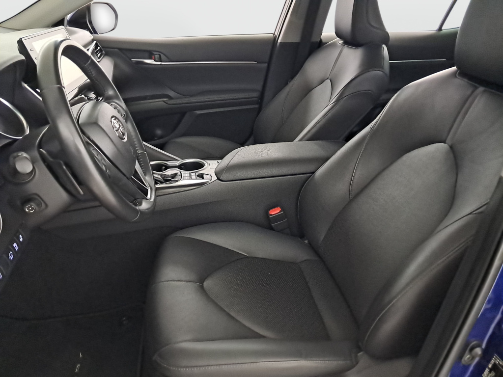 Toyota Camry 2.5 Hybrid 2023 13