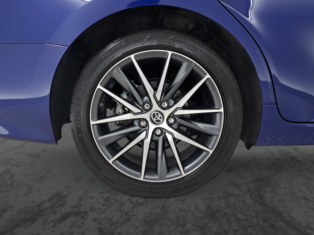 Toyota Camry 2.5 Hybrid 2023 18