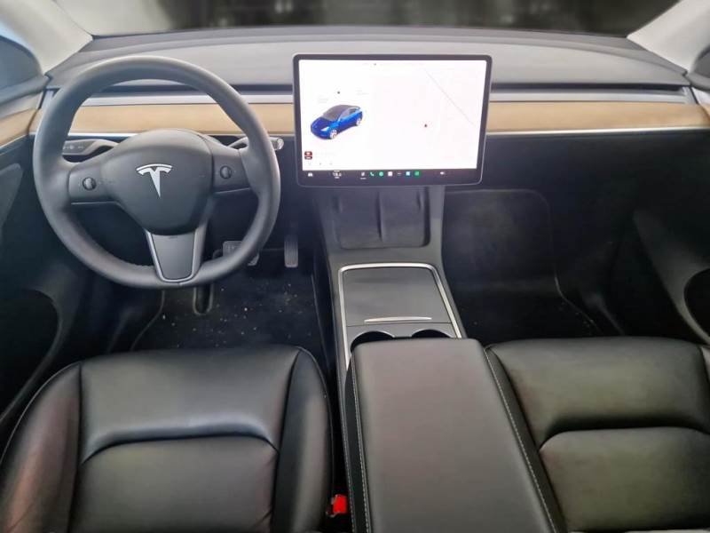 Tesla Model Y 4x4 2023 3
