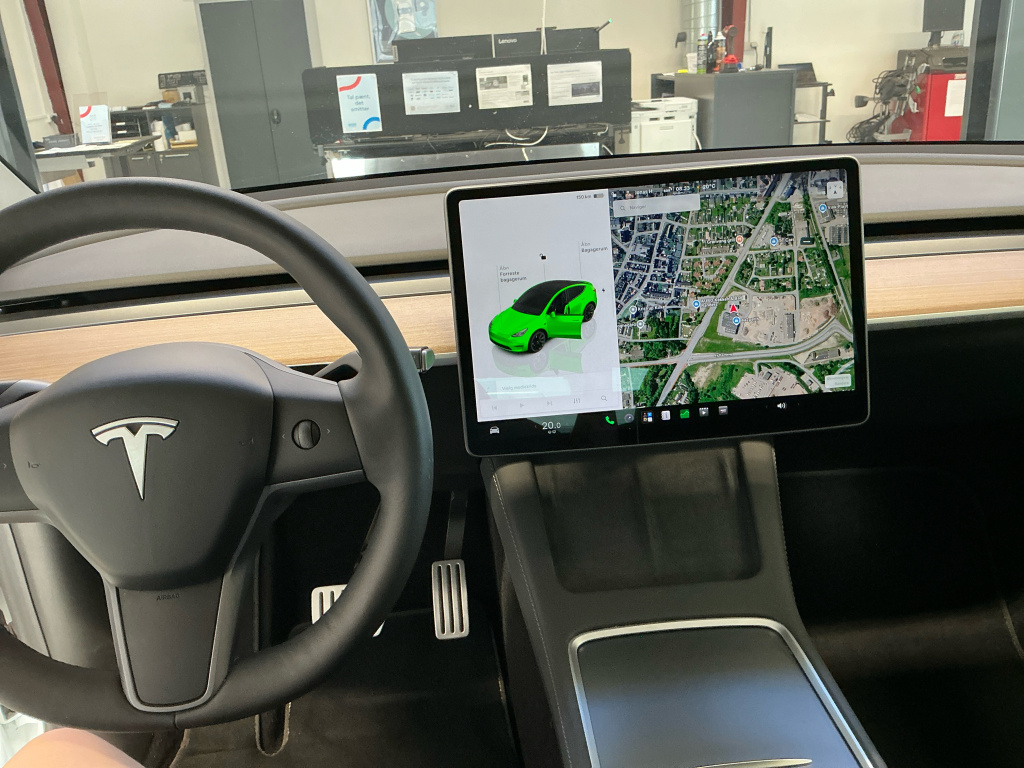 Tesla Model Y 4x4 2023 3