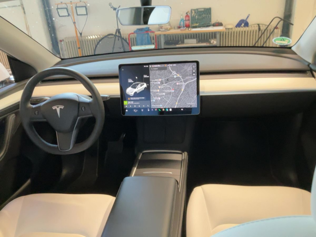 Tesla Model Y 4x4 2021 3