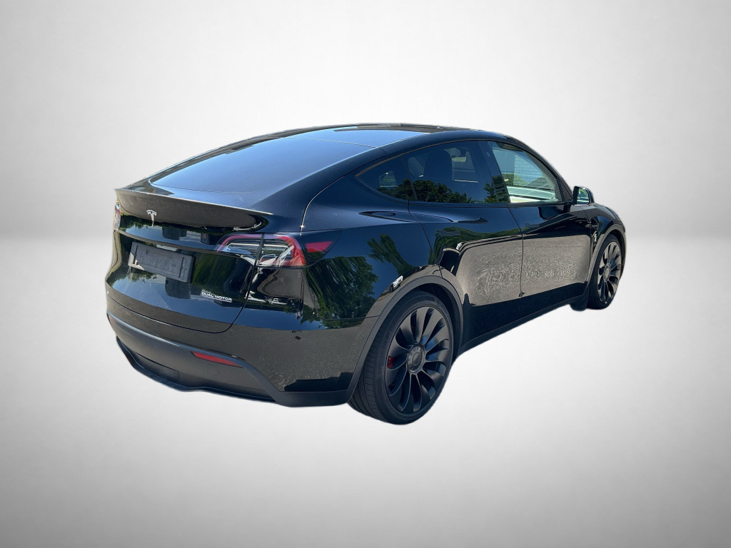 Tesla Model Y 4x4 2023 2