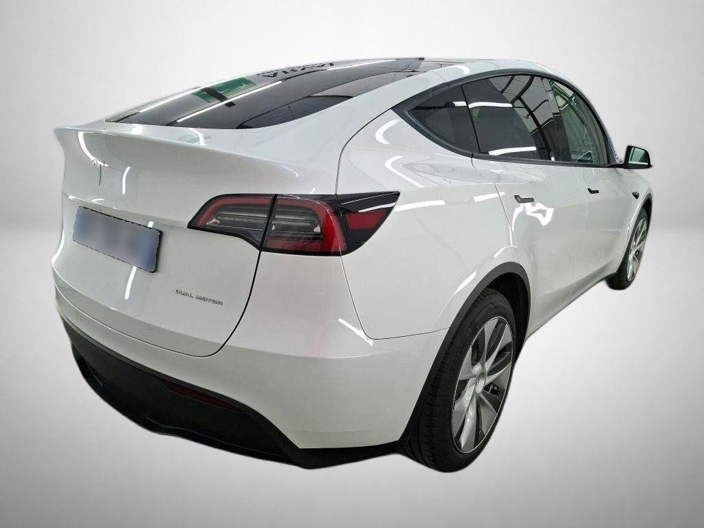 Tesla Model Y 4x4 2023 2