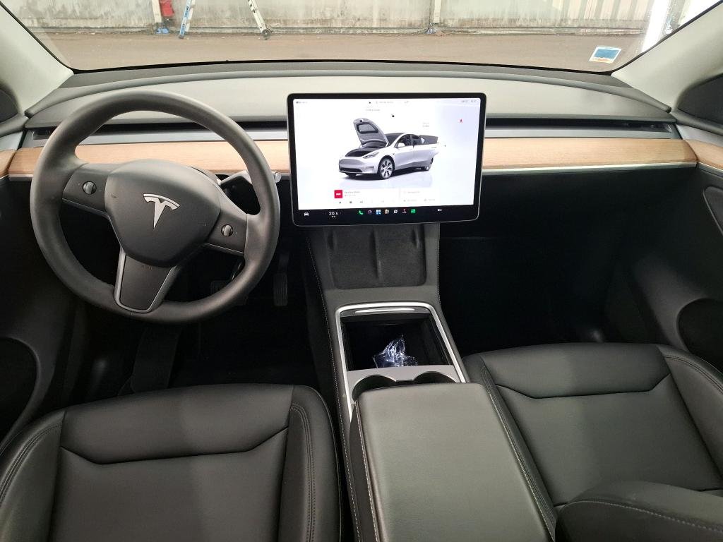 Tesla Model Y 4x4 2023 3