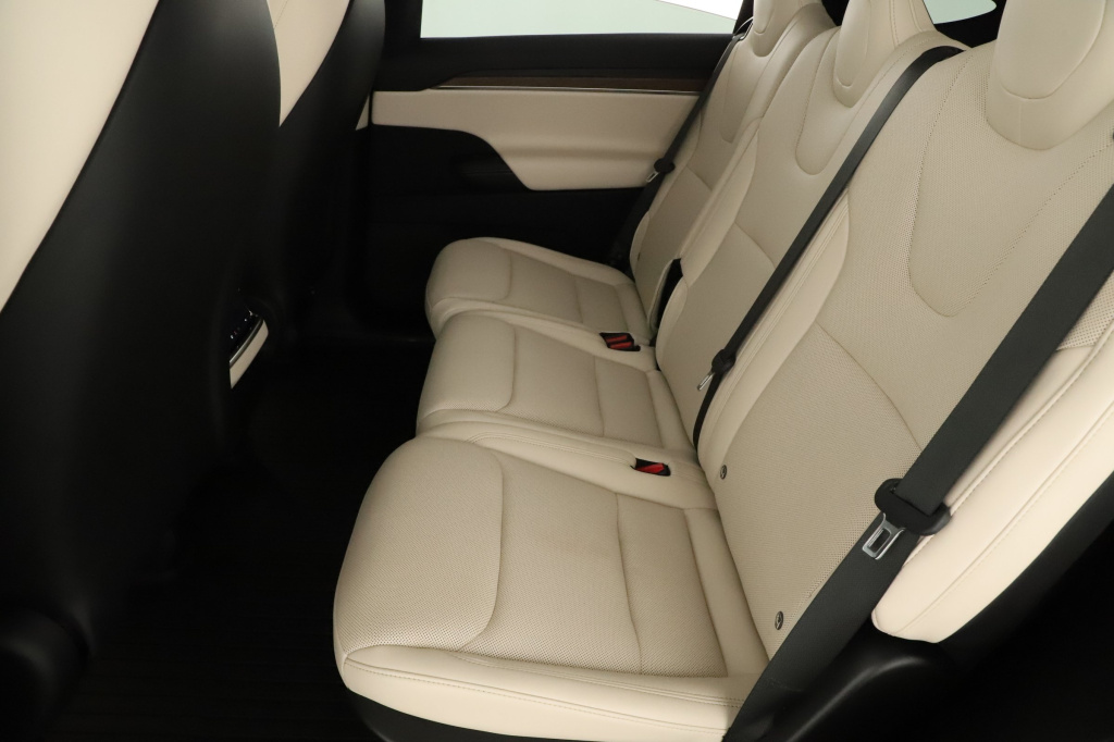 Tesla Model X 4x4 2023 11