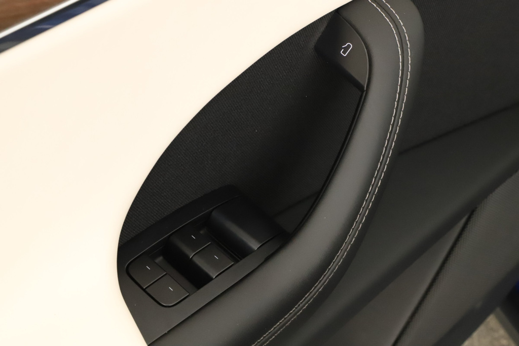 Tesla Model X 4x4 2023 14