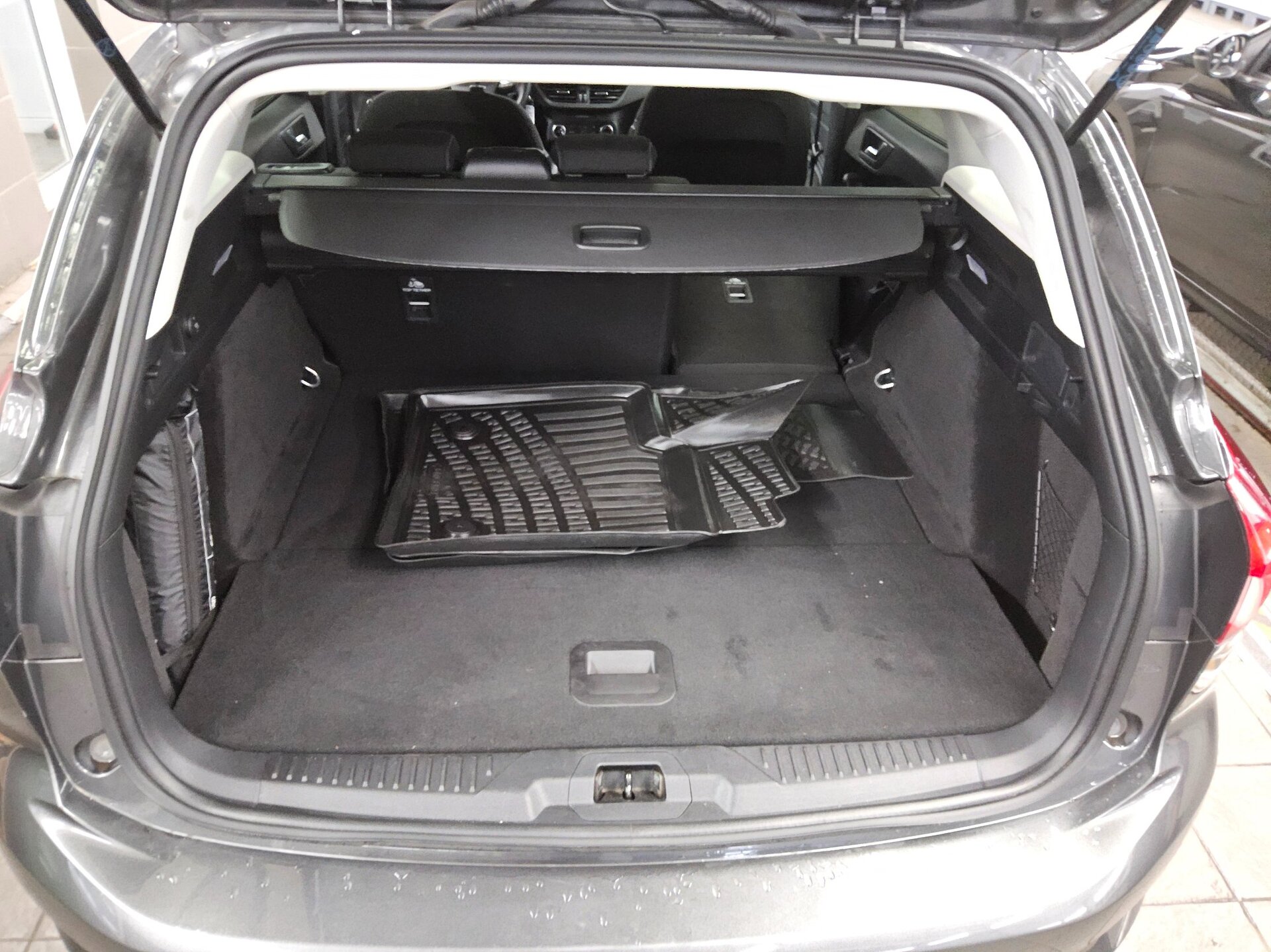 Ford Focus Turnier 1.5 EB Cool&Connect Navi LED AHK 11