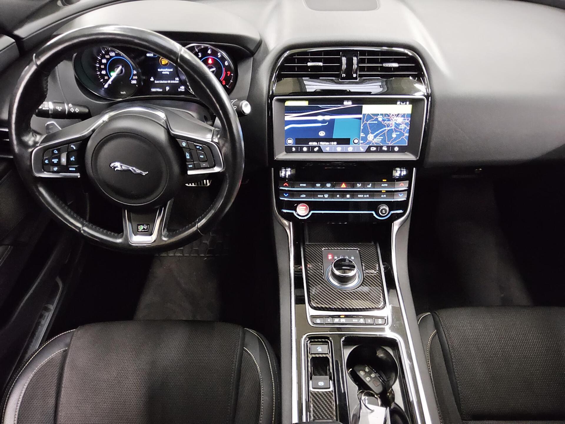 Jaguar XE 25t R-Sport Navi Xenon RFK 4xShz 5