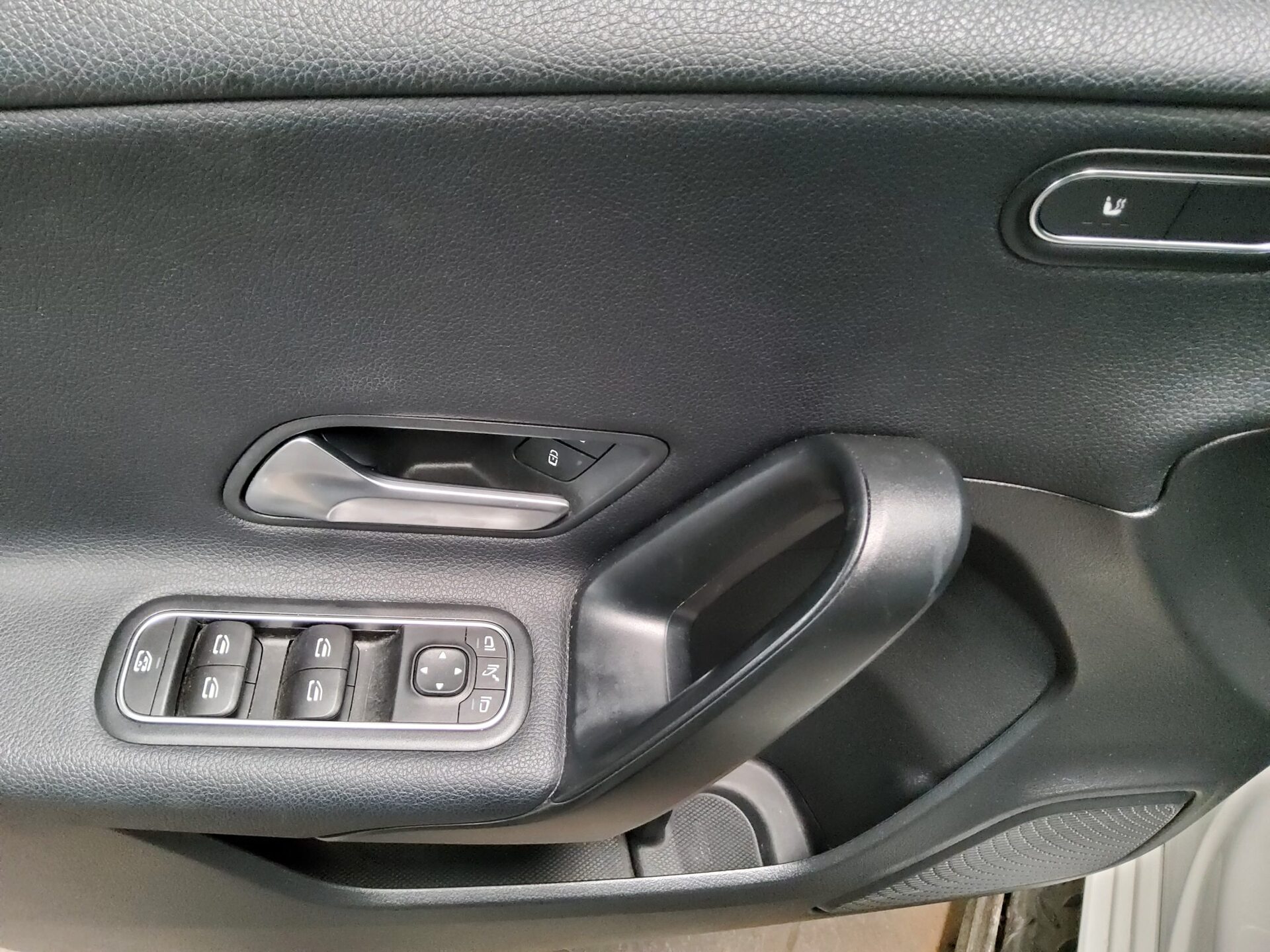 Mercedes-Benz A 200 d Style T-Leder Navi Pano Shz 10
