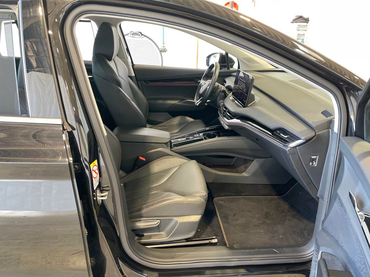 Skoda Enyaq iV 80 LEDER NAVI KLIMAAUT LED PANO 6