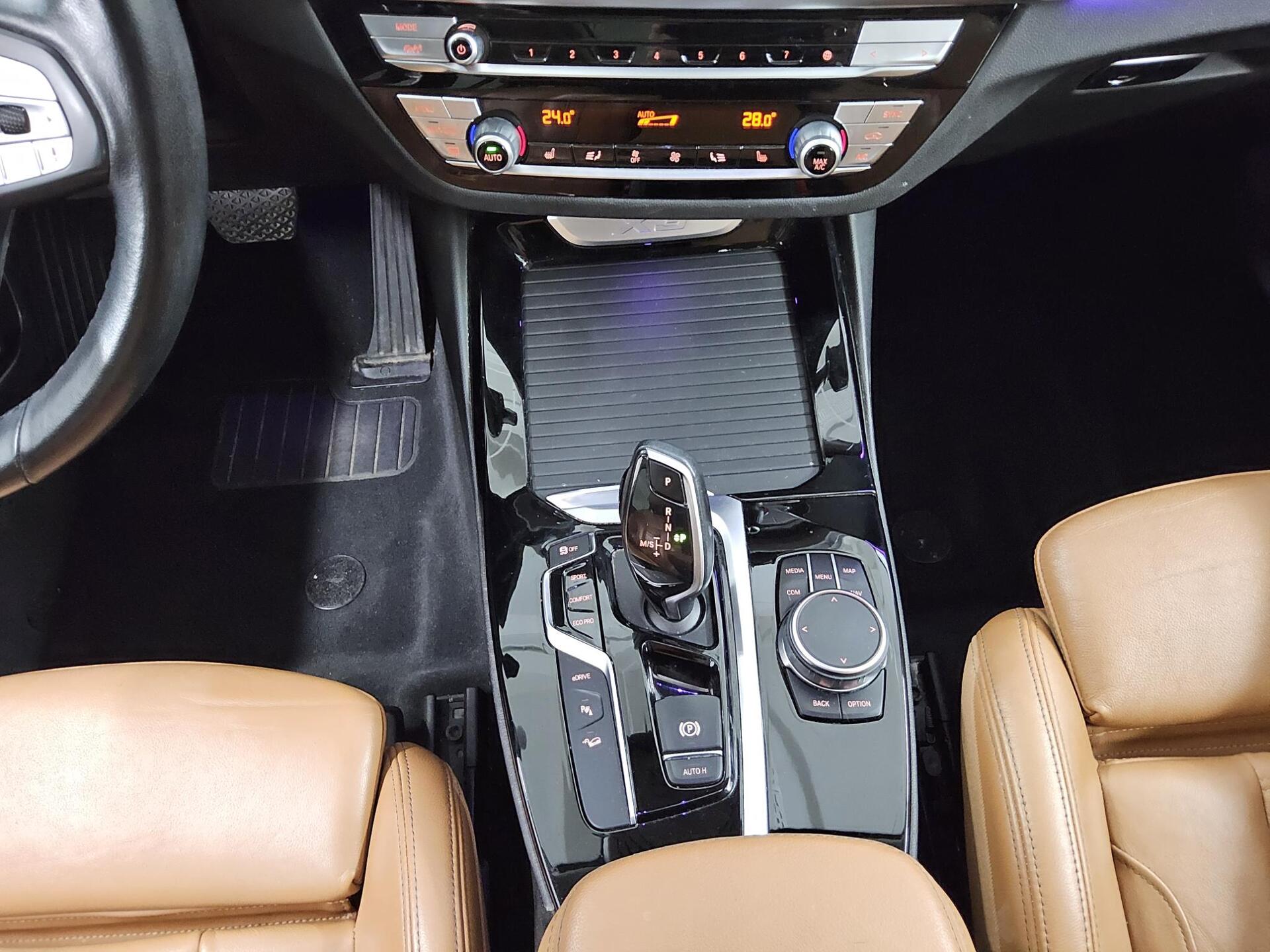 BMW X3 xDrive30e X-Line Navi LED+ Leder LC-Pro Pano 6