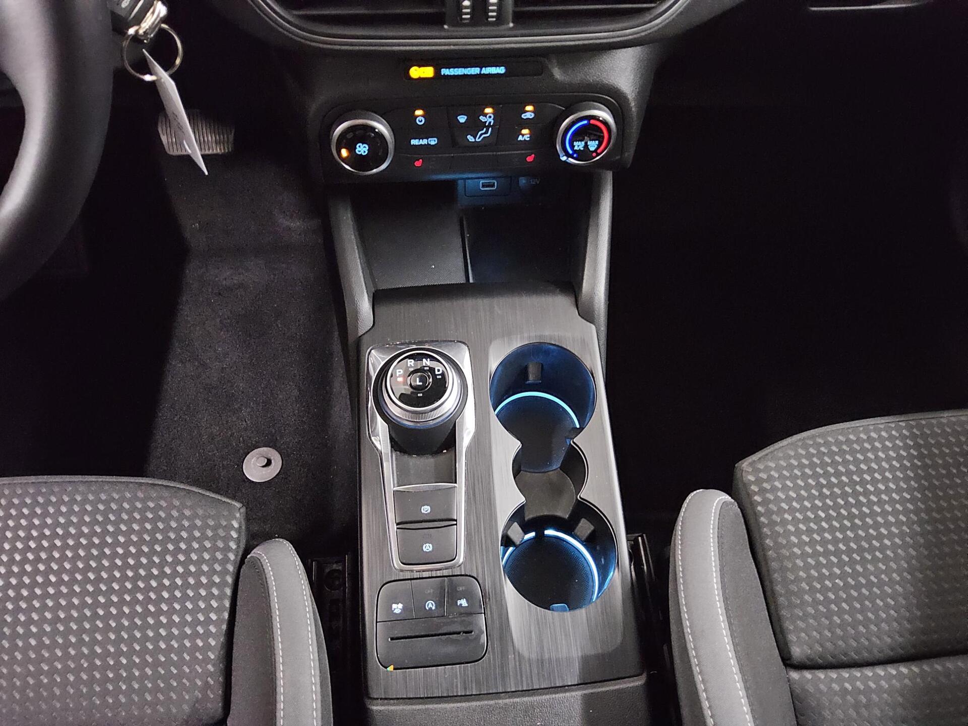 Ford Focus Turnier 1.5 EB Cool&Connect Navi LED Shz AHK PDC 6