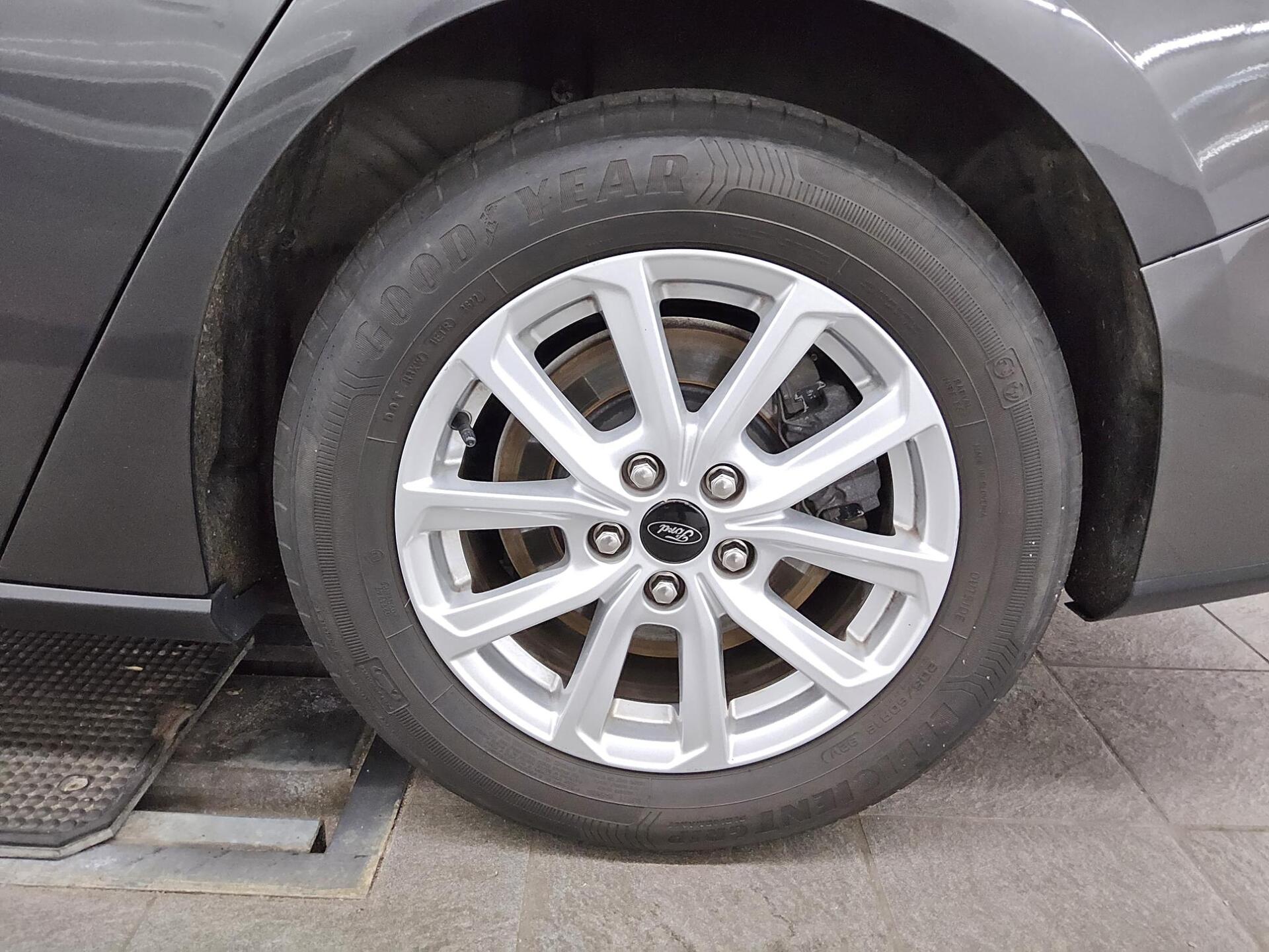 Ford Focus Turnier 1.5 EB Cool&Connect Navi LED Shz AHK PDC 10