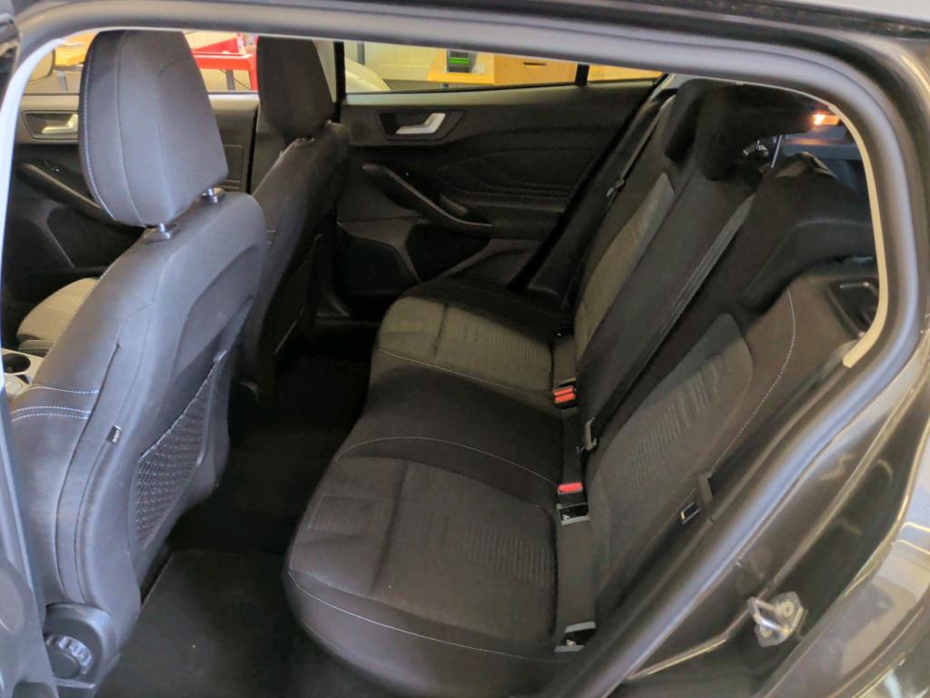 Ford Focus Turnier 2.0 EB Active NAVI LED SHZ PDC AHK 7