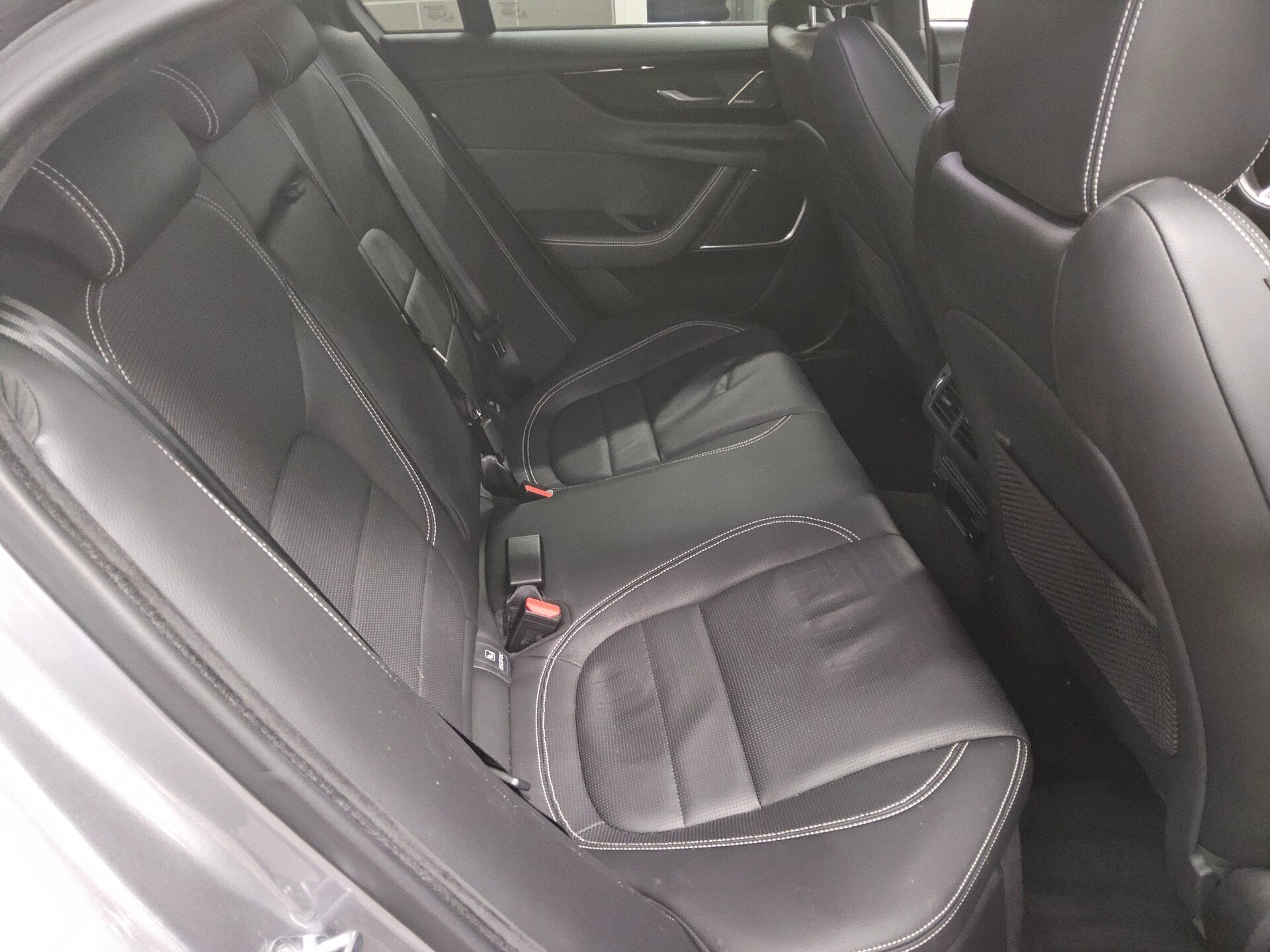 Jaguar XE R-Dynamic Black Navi LED 360°- Kamera 13