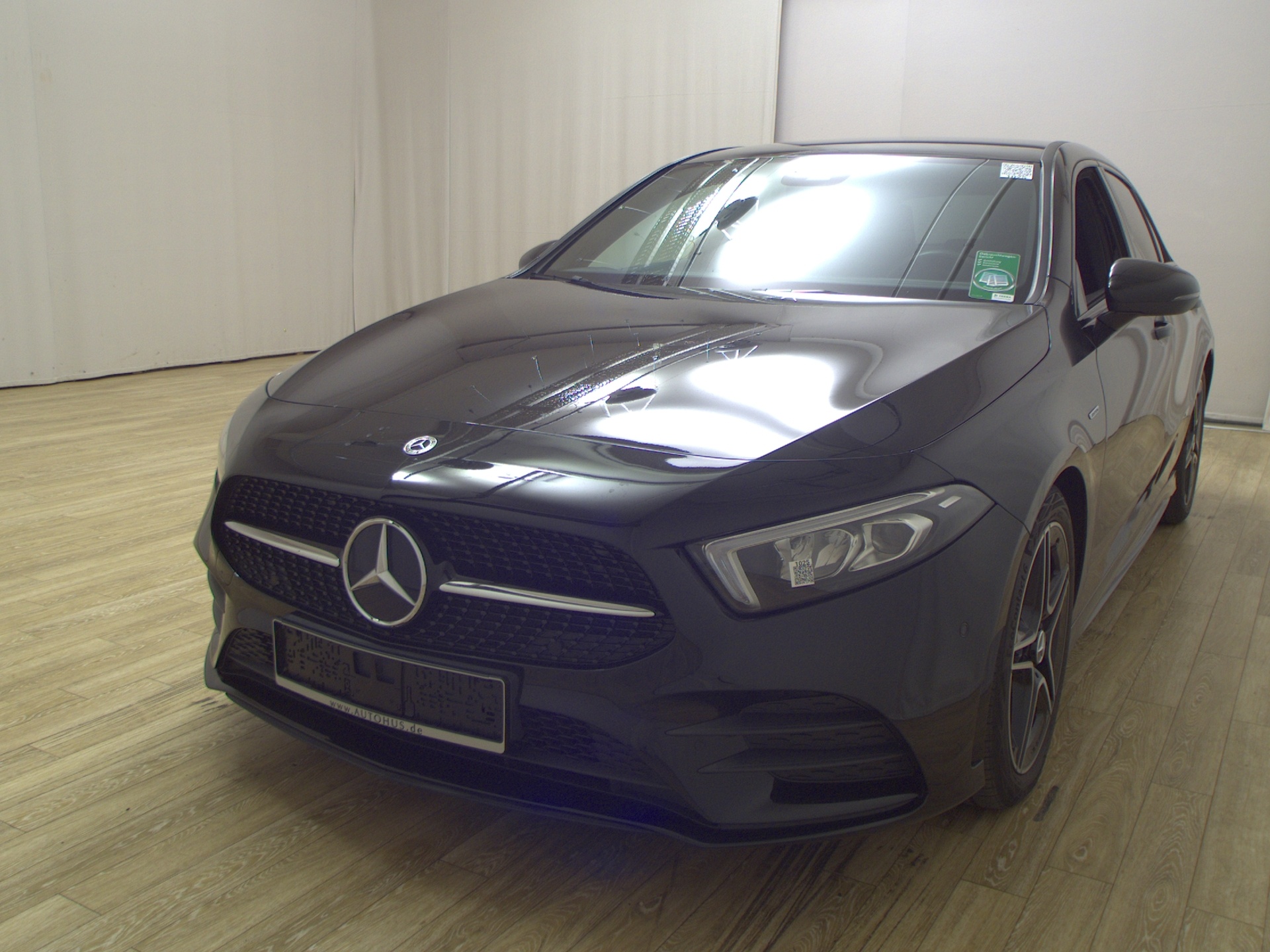 Mercedes-Benz A 200 d AMG-Line Navi LED Shz RFK 2