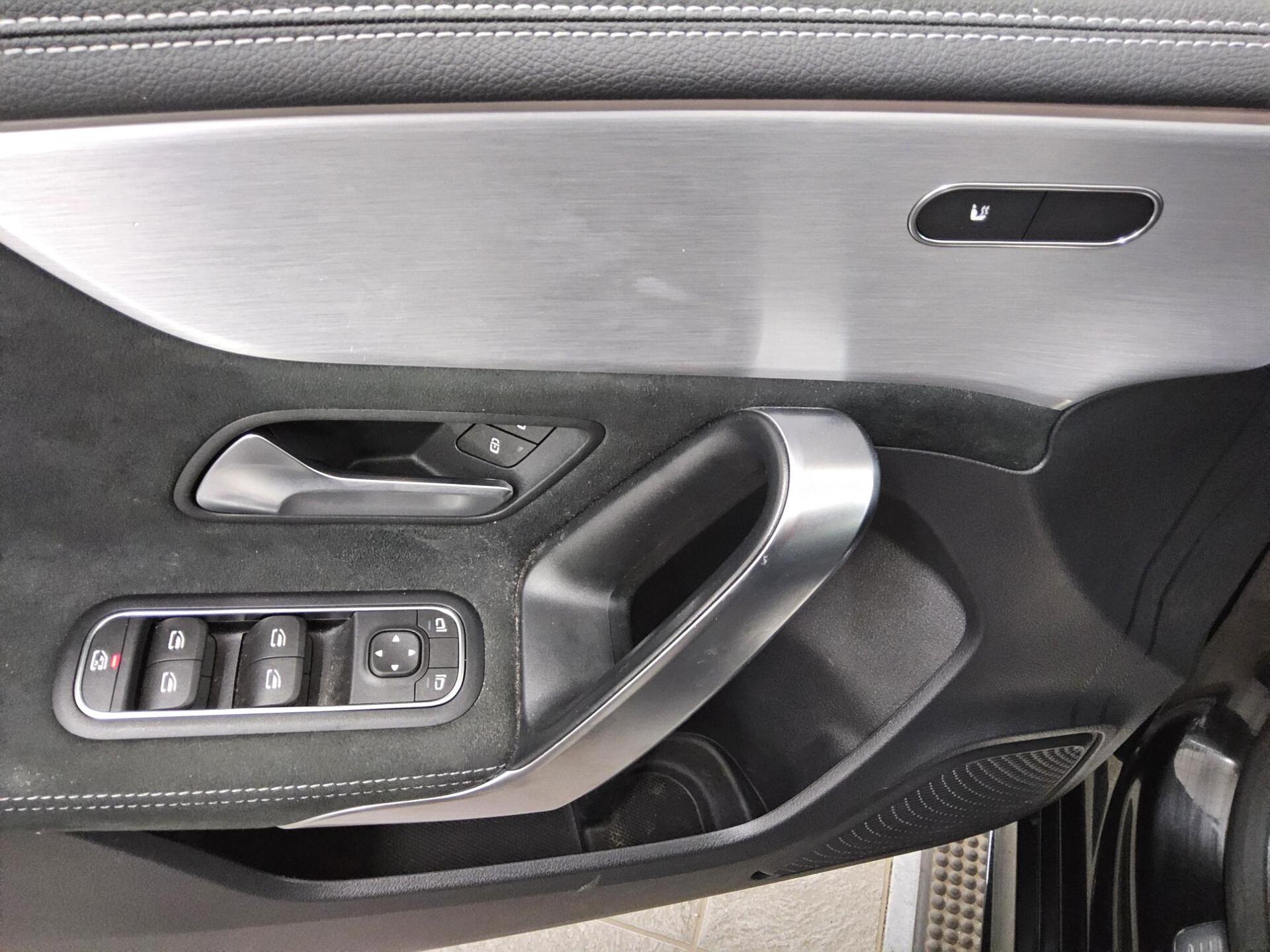 Mercedes-Benz A 200 d AMG-Line Navi LED Shz RFK 10
