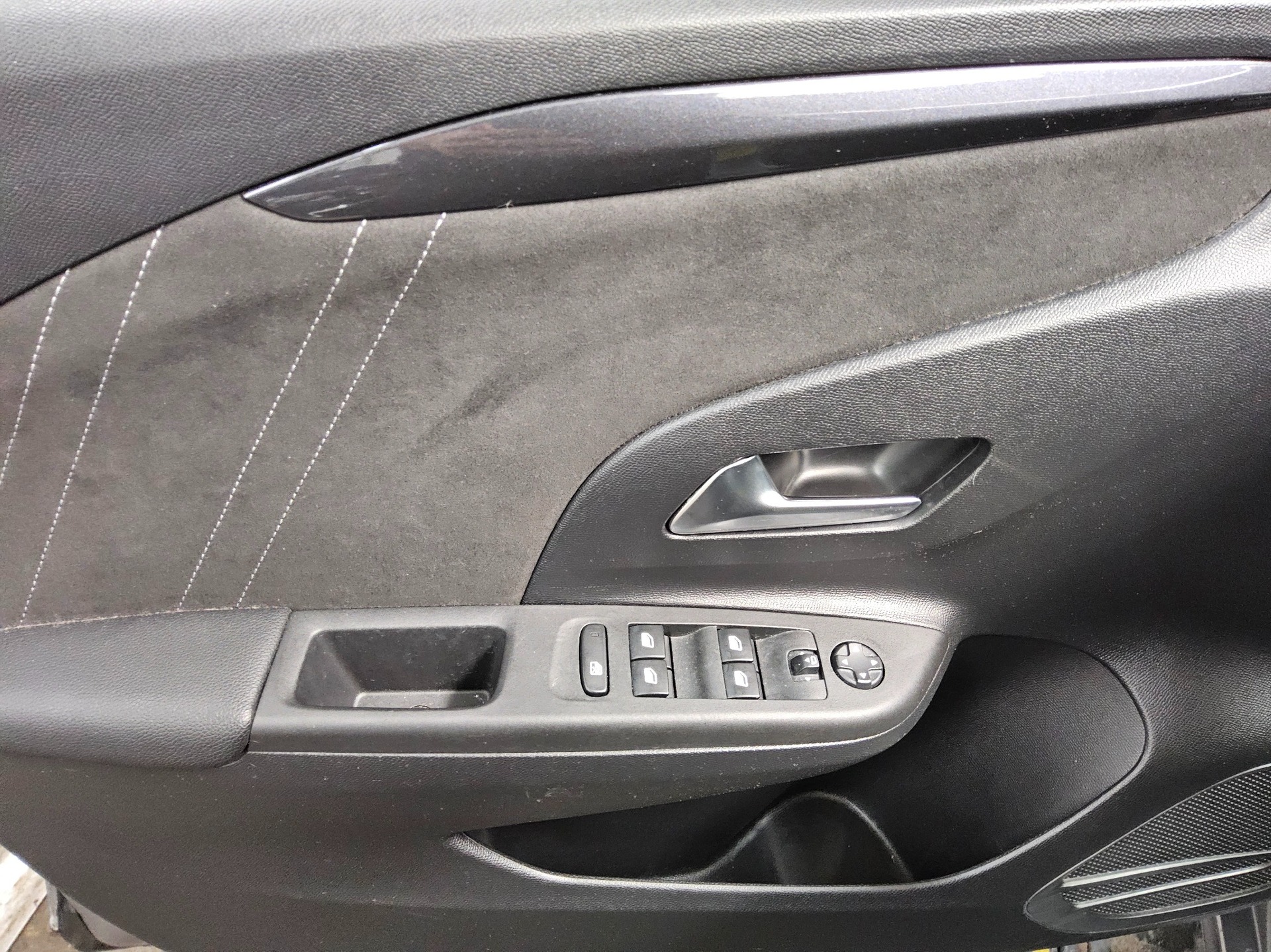 Opel Corsa-e GS Line T-Leder Navi LED RfK ACC PDC Shz 10