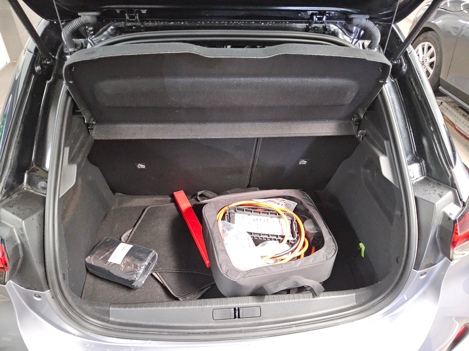 Opel Corsa-e GS Line T-Leder Navi LED RfK ACC PDC Shz 12