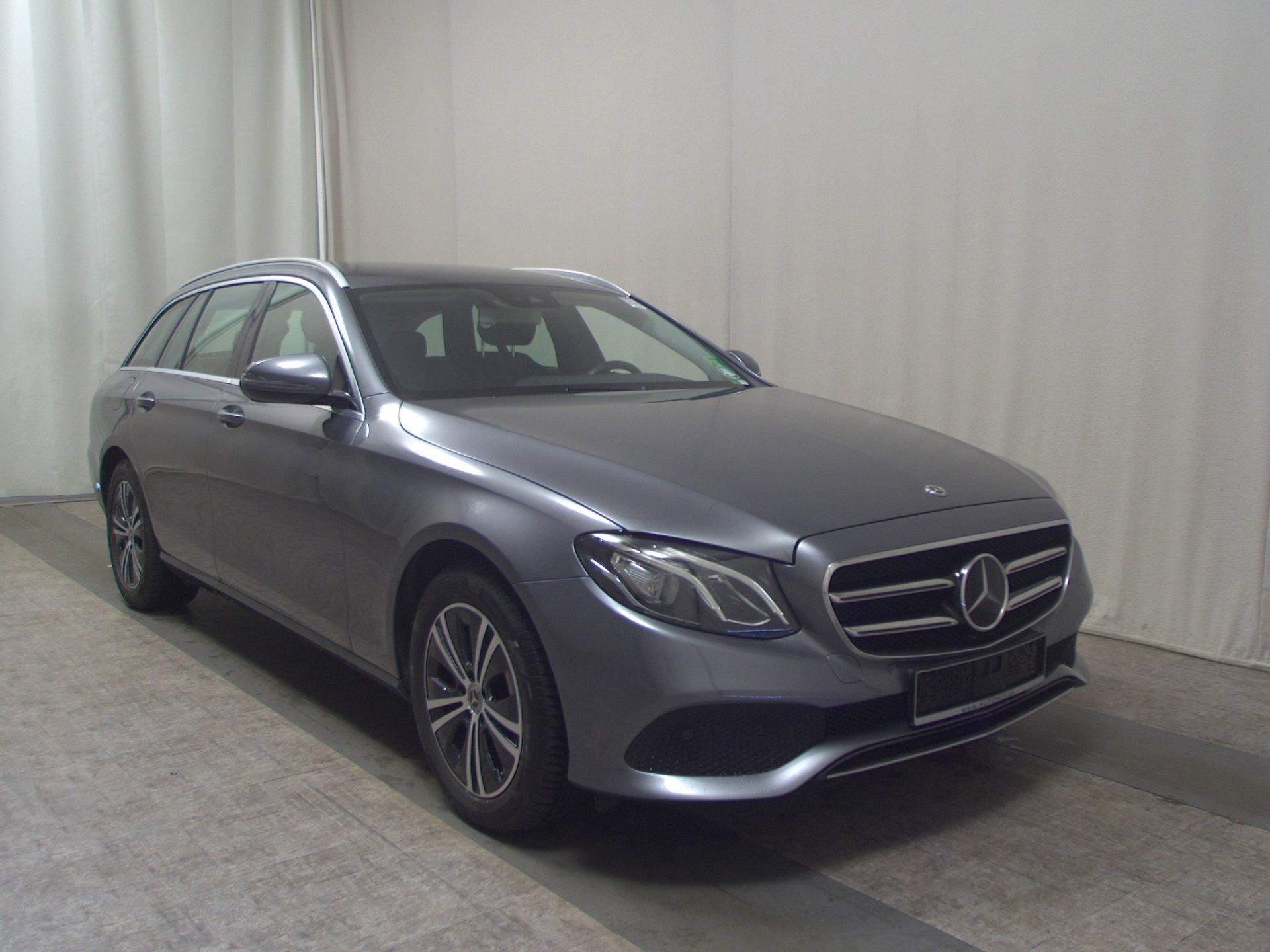 Mercedes-Benz E 300 T d Avantgarde Leder Navi LED RfK Distr+ 3