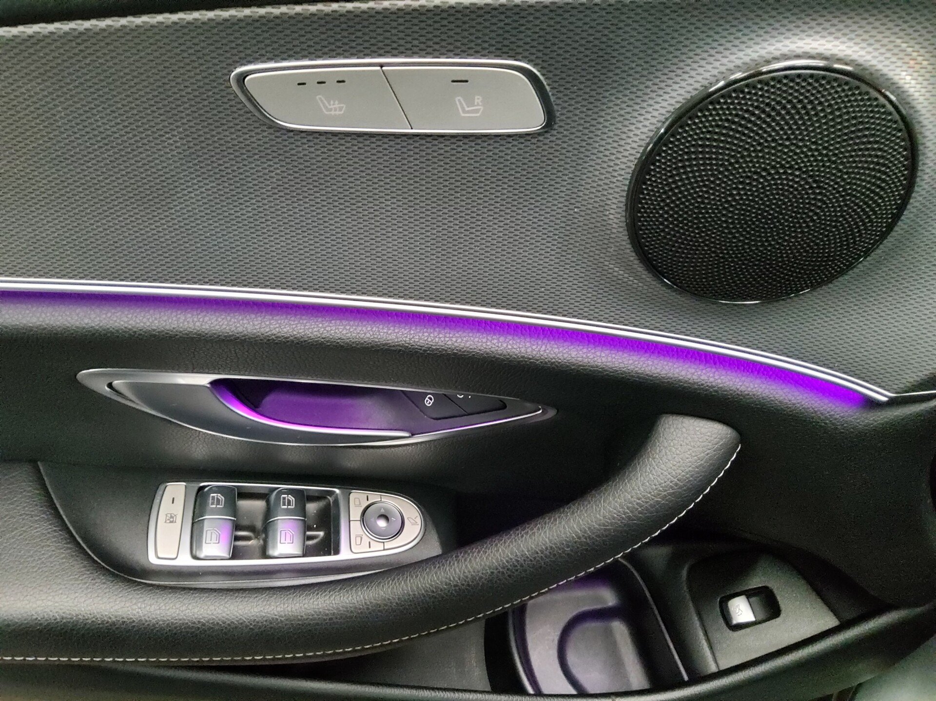 Mercedes-Benz E 300 T d Avantgarde Leder Navi LED RfK Distr+ 9