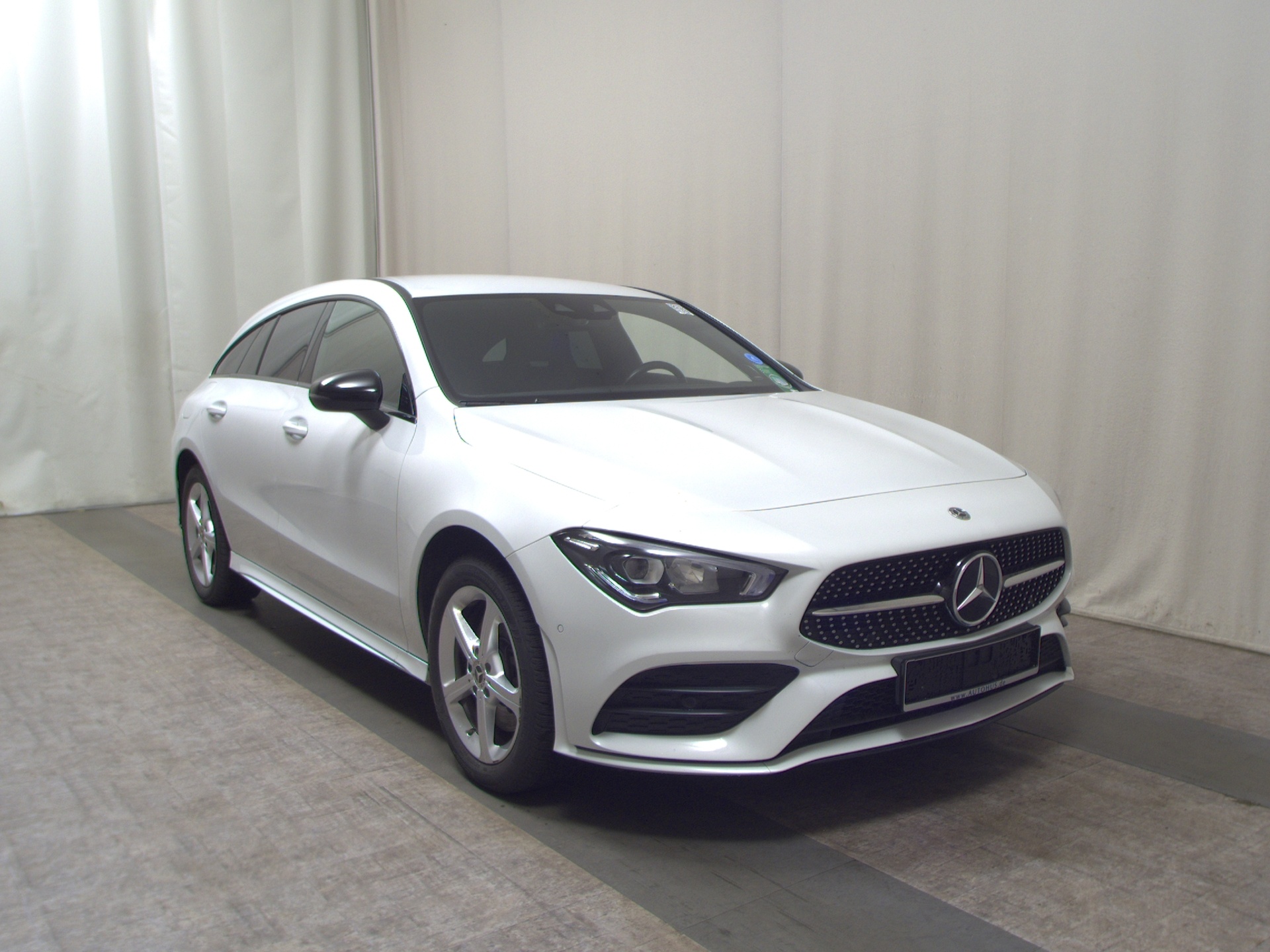 Mercedes-Benz CLA 250 Shooting Brake e AMG-Line Navi LED Night 3
