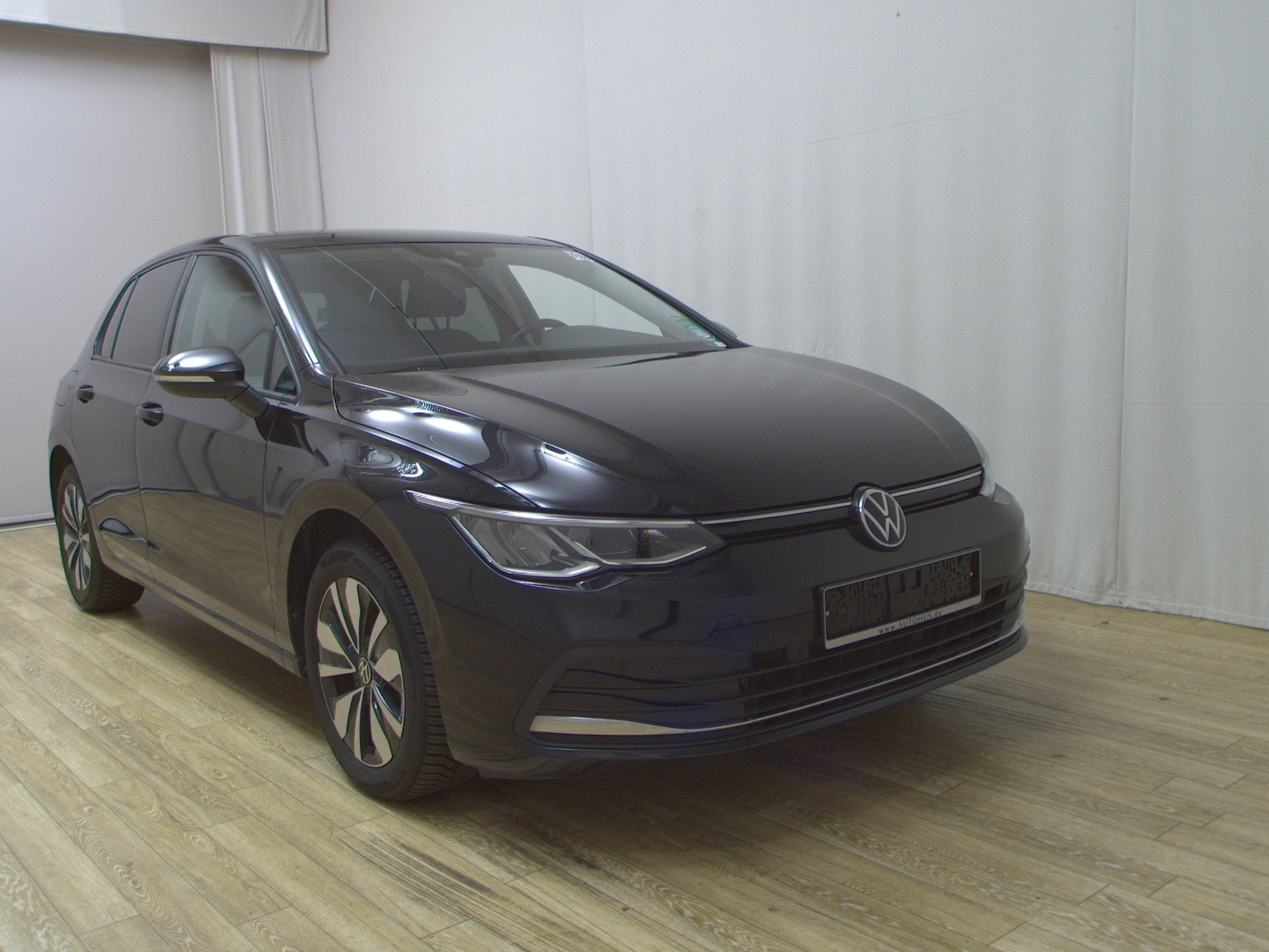 Volkswagen Golf-8 2.0 TDI Move Navi LED RfK AHK ACC PDC Shz 3