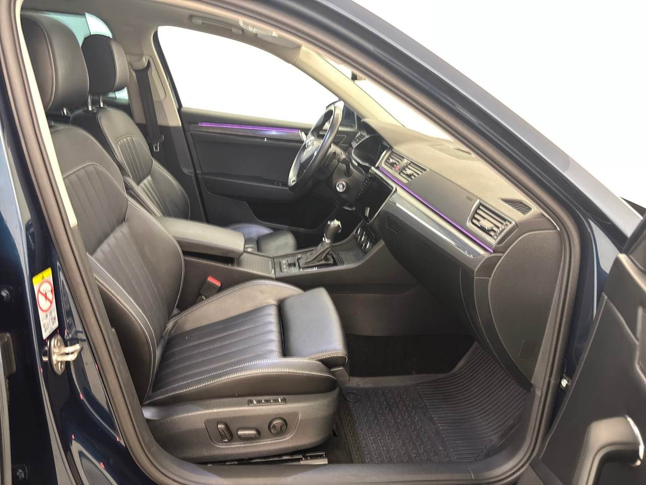 Skoda Superb Kombi 2.0 TDI Style PANO STHZG. AHK 6