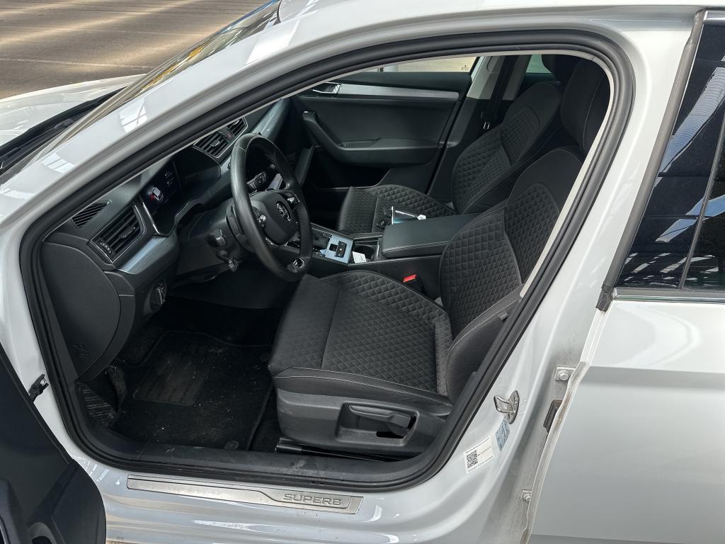 Skoda Superb Kombi 2.0 TDI Ambition NAVI KLIMAAUT LED PDC ACC 6