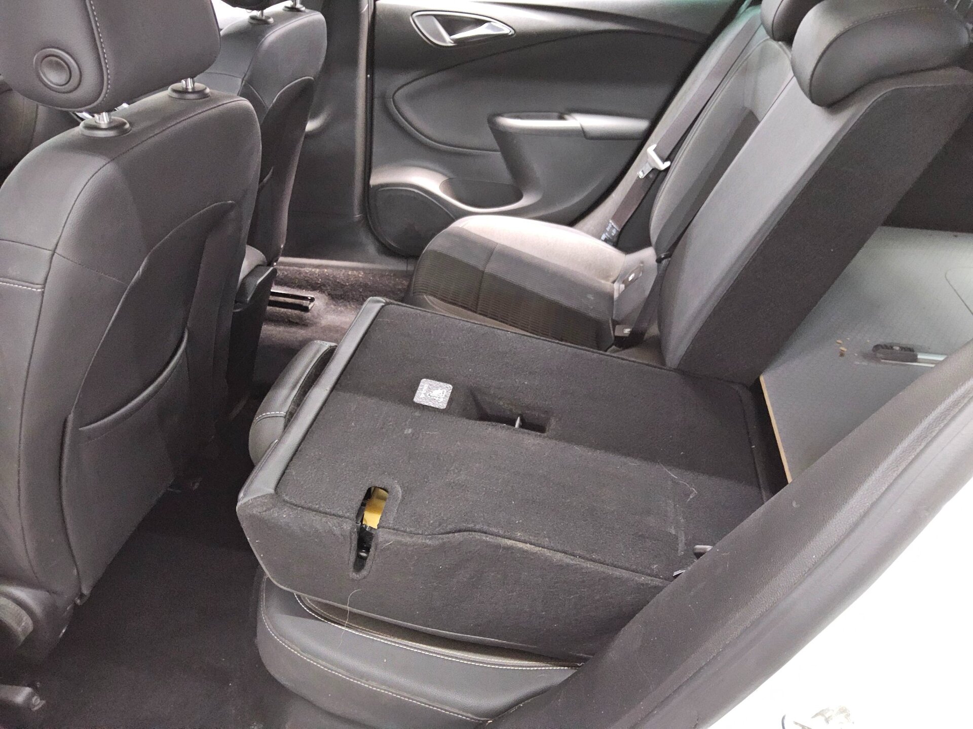 Opel Astra ST 1.5 D Elegance Navi LED Shz AHK RFK 12