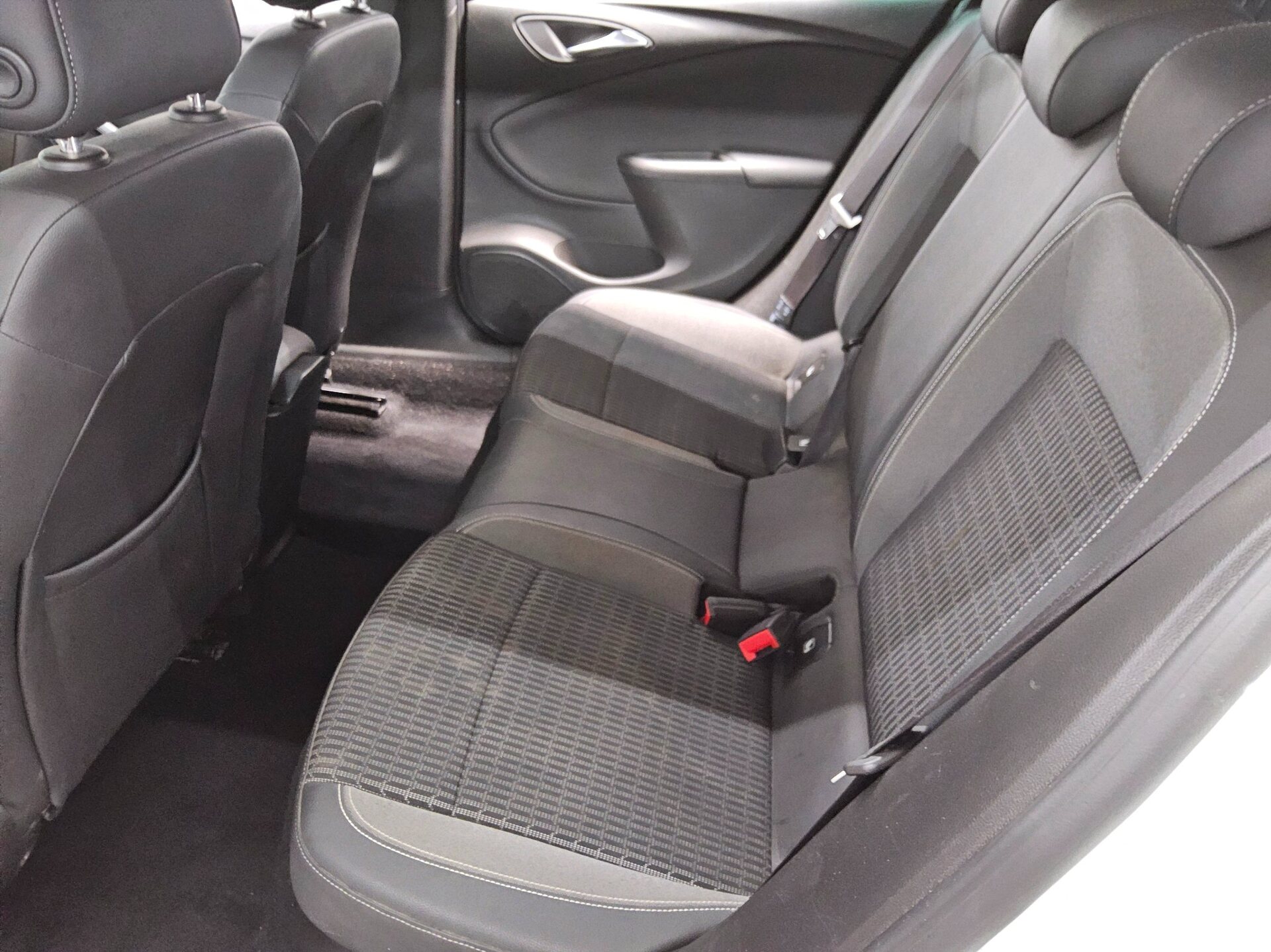 Opel Astra ST 1.5 D Elegance Navi LED Shz AHK RFK 13