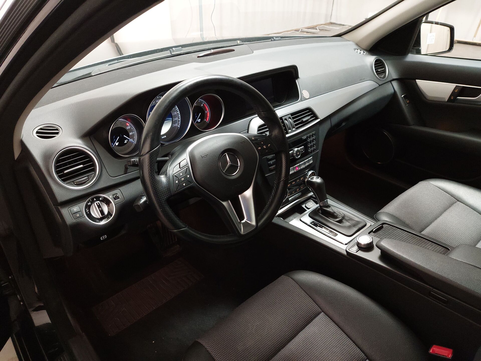 Mercedes-Benz C 220 T CDI Avantgarde Navi Tempomat 12