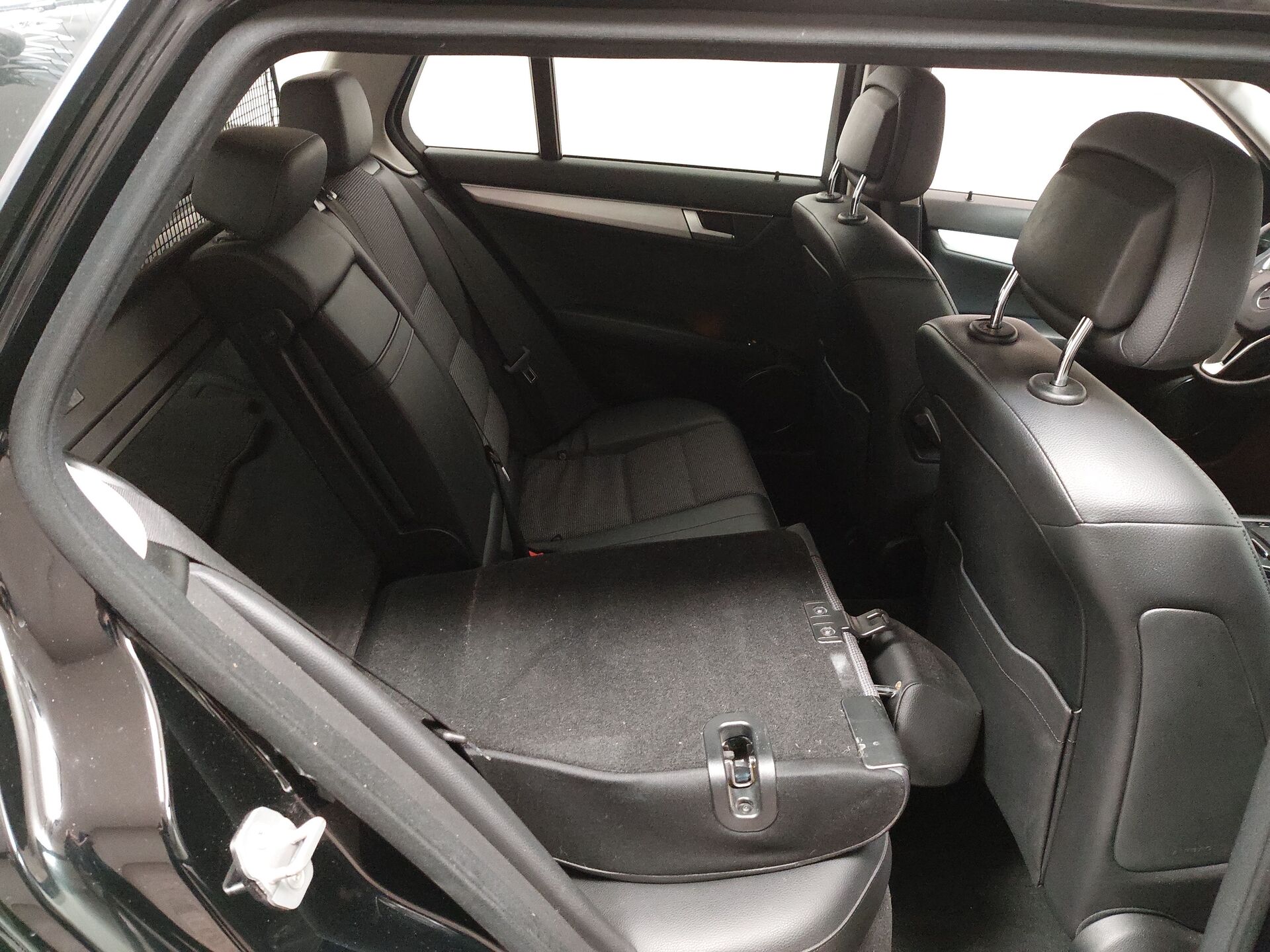 Mercedes-Benz C 220 T CDI Avantgarde Navi Tempomat 18