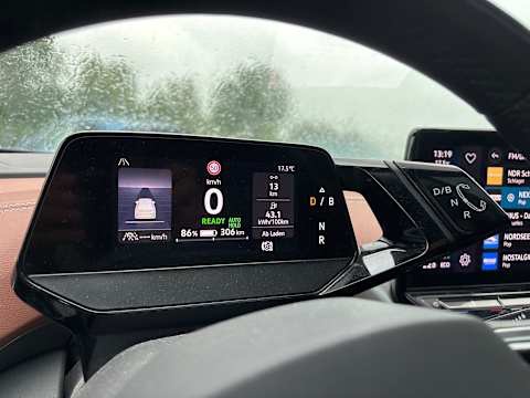 Volkswagen ID.5 Pro Performance T-LEDER NAVI KLIMAAUT LED PANO 9
