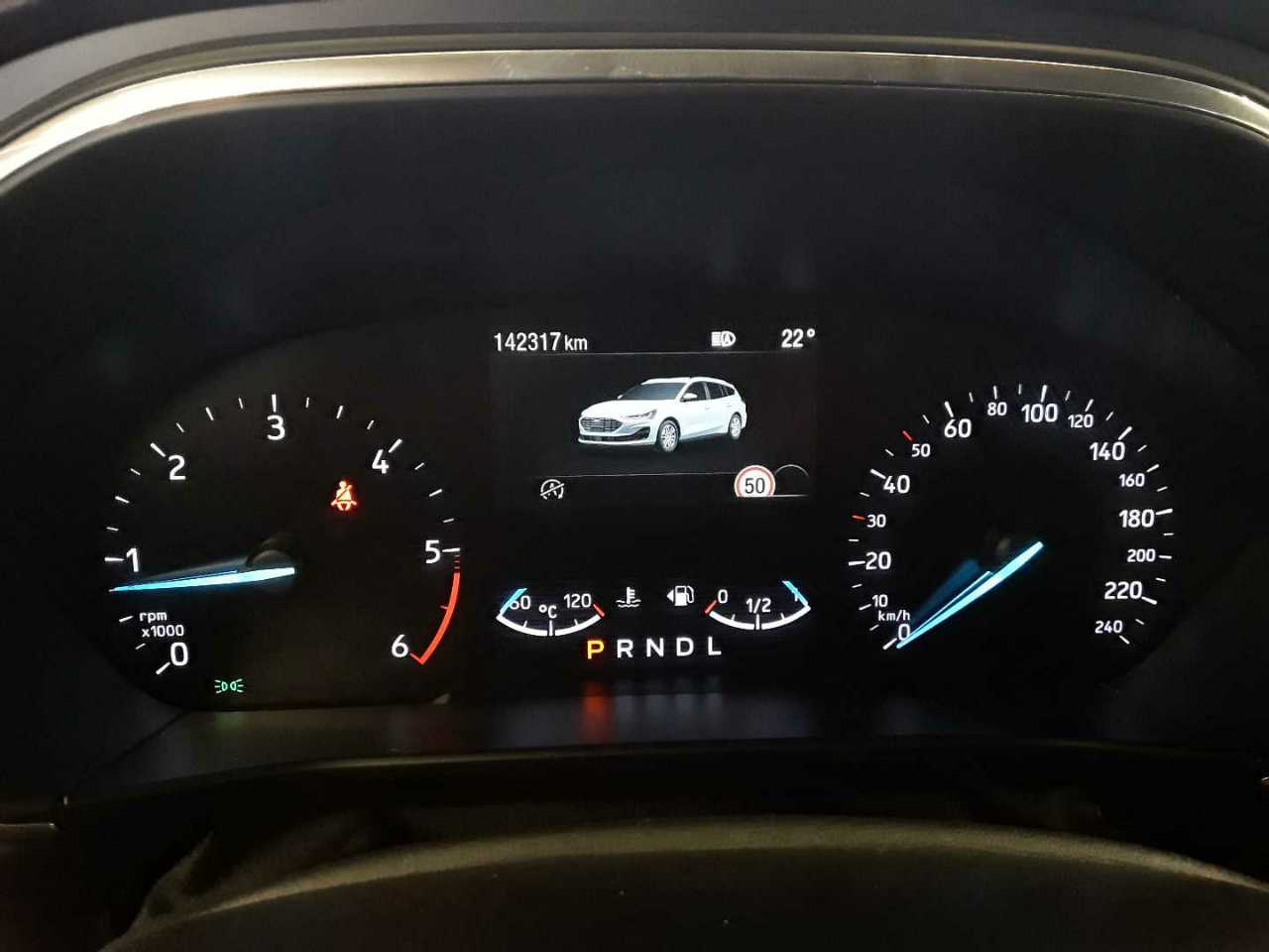 Ford Focus Turnier 1.5 EB Titanium NAVI LED SHZ RFK AHK 8