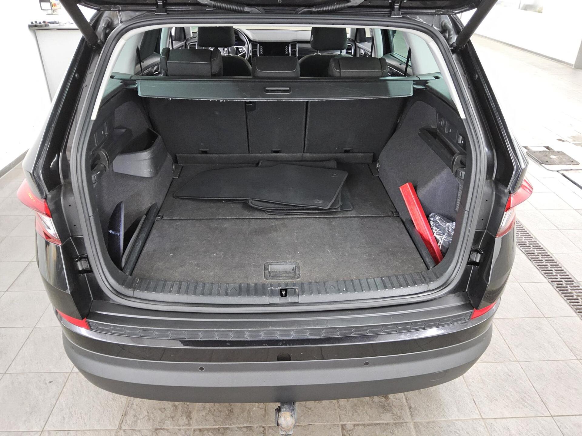 Skoda Kodiaq 2.0 TDI 4x4 Drive Navi LED Shz Canton AHK 360° 13