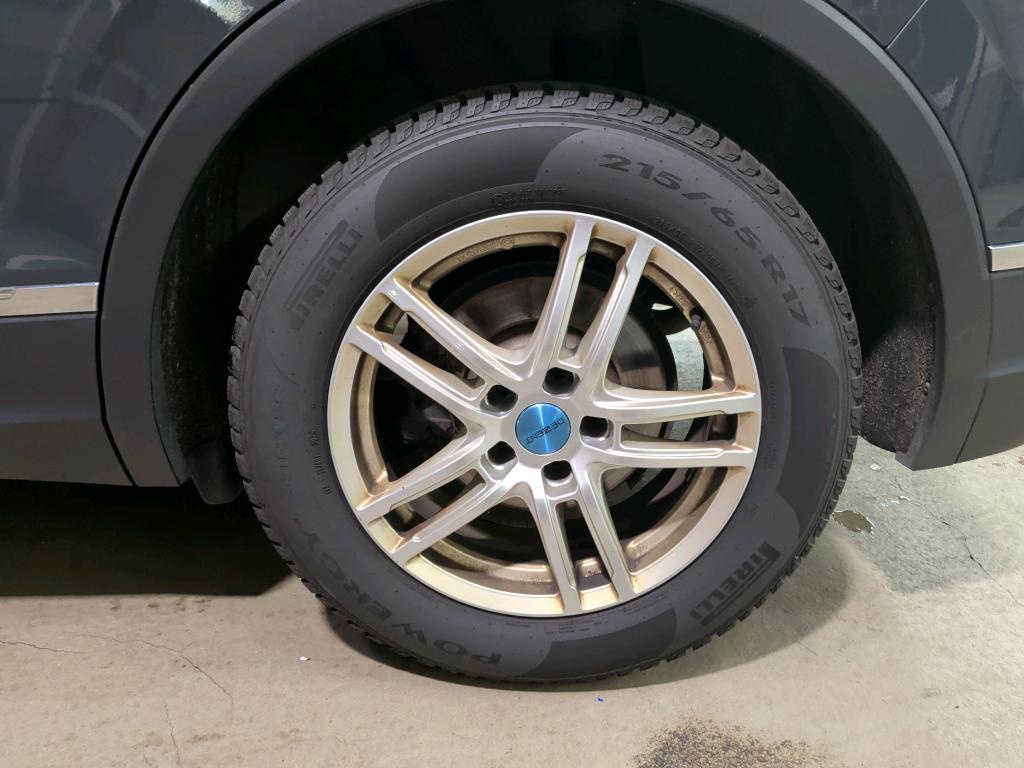 Volkswagen Tiguan 2.0 TDI Life NAVI LED SHZ PDC AHK 12